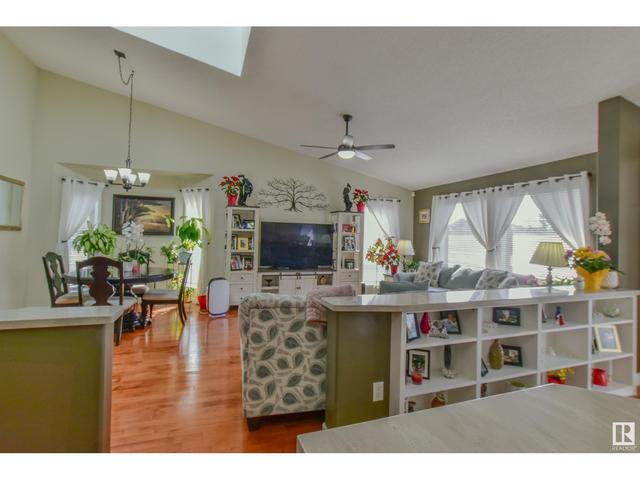 16 - 17418 98a Av Nw, House attached with 2 bedrooms, 2 bathrooms and 4 parking in Edmonton AB | Image 13