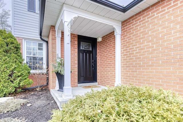 357 Elmwood Crt, House detached with 3 bedrooms, 3 bathrooms and 4 parking in Oshawa ON | Image 27