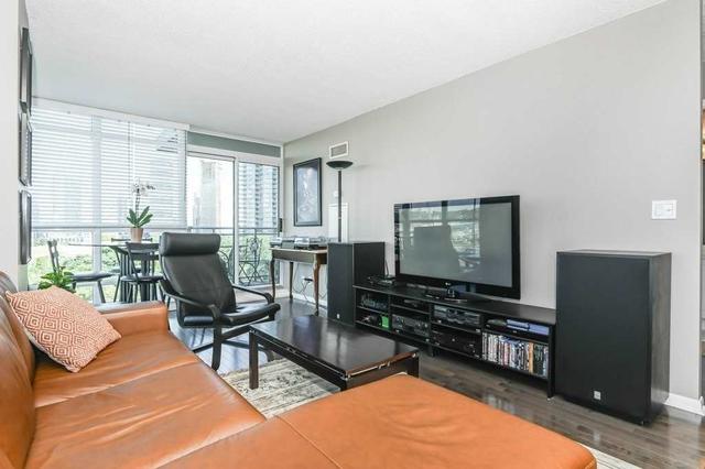 805 - 185 Legion Rd N, Condo with 2 bedrooms, 2 bathrooms and 2 parking in Toronto ON | Image 6