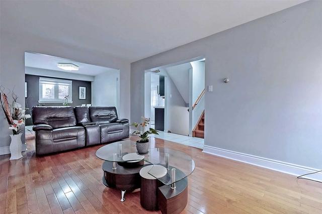 33 Tillbrook Crt, House detached with 4 bedrooms, 3 bathrooms and 10 parking in Toronto ON | Image 34