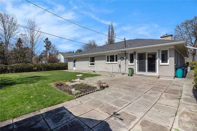 894 Rand Avenue, House detached with 3 bedrooms, 3 bathrooms and 8 parking in Ottawa ON | Image 29