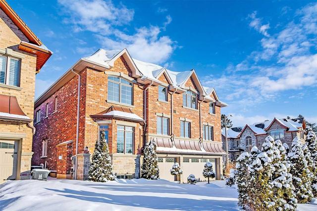 2 Geranium Crt, House detached with 5 bedrooms, 7 bathrooms and 9 parking in Toronto ON | Image 12