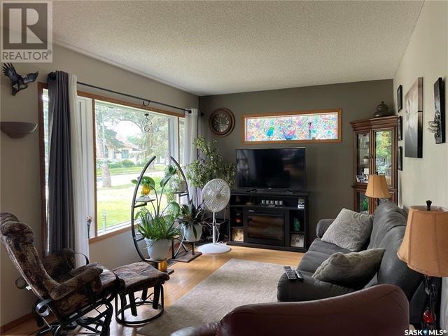 238 1st Avenue E, House detached with 3 bedrooms, 2 bathrooms and null parking in Canora SK | Image 13
