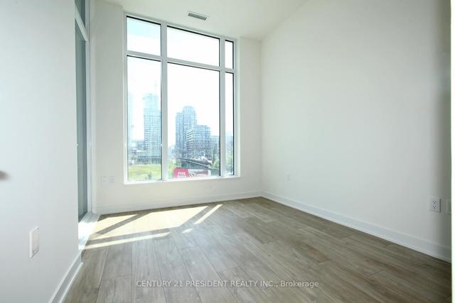 204 - 27 Bathrust St, Condo with 2 bedrooms, 1 bathrooms and 0 parking in Toronto ON | Image 4