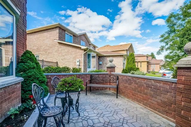 17 Mayberry Crt, House detached with 4 bedrooms, 4 bathrooms and 6 parking in Markham ON | Image 36
