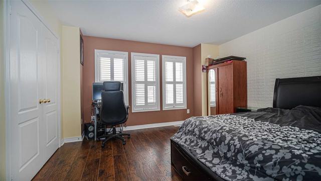 39 Hadfield Circ, House detached with 4 bedrooms, 4 bathrooms and 6 parking in Brampton ON | Image 8