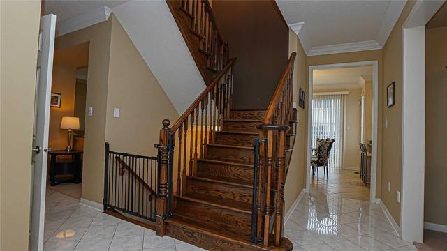 1238 Winter Cres, House detached with 4 bedrooms, 4 bathrooms and 4 parking in Milton ON | Image 6
