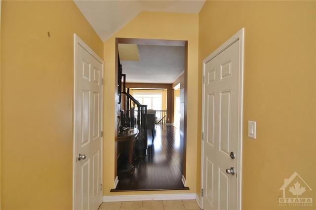 871 Kennacraig Private, Townhouse with 3 bedrooms, 3 bathrooms and 3 parking in Ottawa ON | Image 5