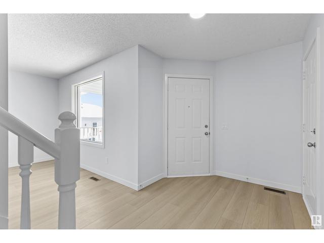2132 42 St Nw, House detached with 4 bedrooms, 3 bathrooms and null parking in Edmonton AB | Image 3