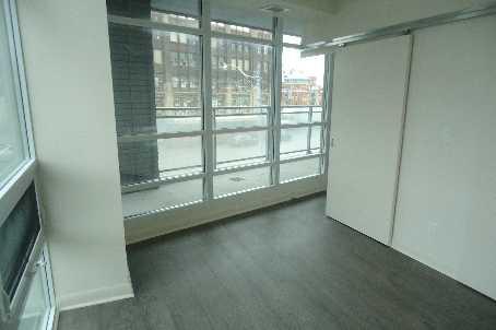 000 - 15 Bruyeres Mews, Condo with 1 bedrooms, 1 bathrooms and 1 parking in Toronto ON | Image 6