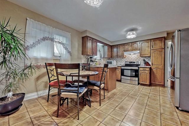 149 Albany Dr, House semidetached with 3 bedrooms, 2 bathrooms and 5 parking in Vaughan ON | Image 5