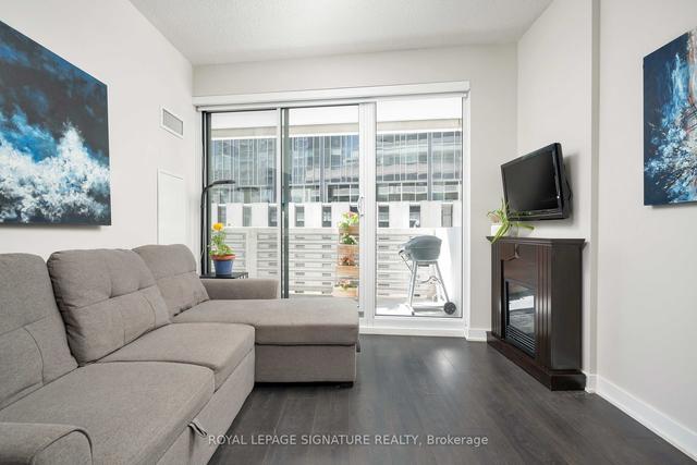 312 - 2221 Yonge St, Condo with 1 bedrooms, 2 bathrooms and 1 parking in Toronto ON | Image 3