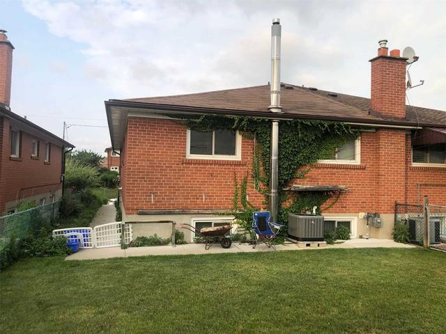 141 Ardwick Blvd, House semidetached with 3 bedrooms, 2 bathrooms and 3 parking in Toronto ON | Image 15