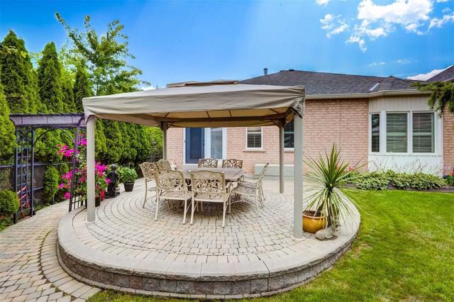 24 Queensborough Crt, House detached with 3 bedrooms, 3 bathrooms and 6 parking in Richmond Hill ON | Image 28