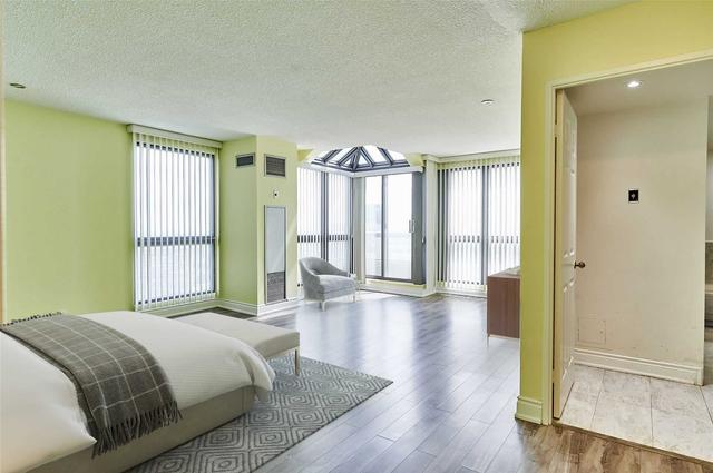 ph 5 - 3 Concorde Pl, Condo with 3 bedrooms, 3 bathrooms and 2 parking in Toronto ON | Image 20