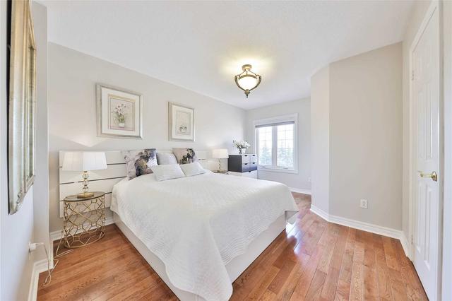 5488 Tree Crest Crt, House semidetached with 3 bedrooms, 3 bathrooms and 3 parking in Mississauga ON | Image 8