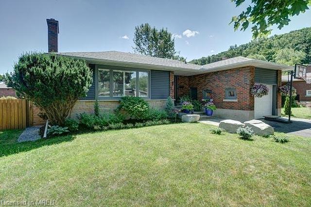23 West Hampton Road, House detached with 5 bedrooms, 2 bathrooms and 5 parking in St. Catharines ON | Image 9