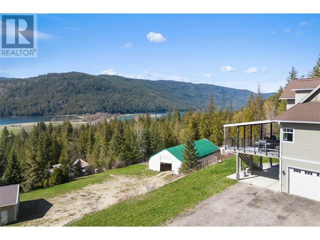 8097 Seed Road, House detached with 5 bedrooms, 4 bathrooms and 4 parking in North Okanagan F BC | Image 6