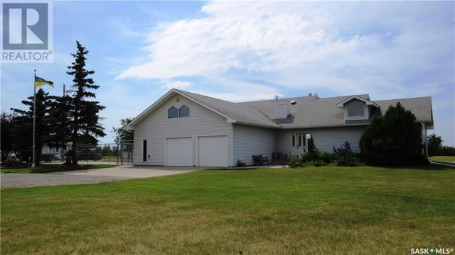 2100 Courtney Street, House detached with 3 bedrooms, 3 bathrooms and null parking in Regina SK | Image 1