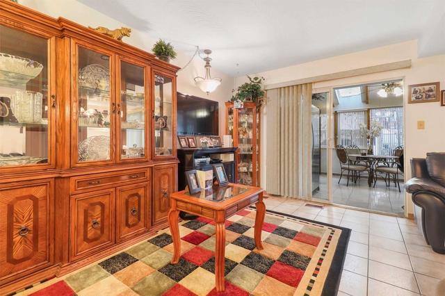 5 Tampa Terr, House semidetached with 4 bedrooms, 2 bathrooms and 6 parking in Toronto ON | Image 22
