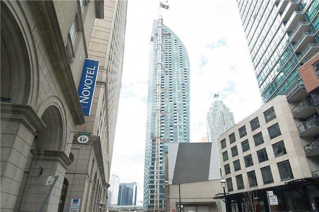 1104 - 8 The Esplanade St, Condo with 1 bedrooms, 1 bathrooms and 1 parking in Toronto ON | Image 4