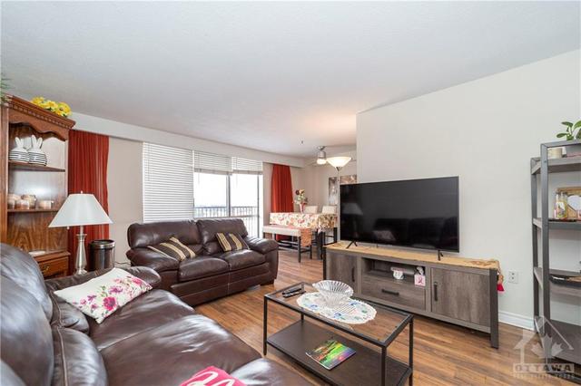 1002 - 2400 Virginia Drive, Condo with 3 bedrooms, 2 bathrooms and 1 parking in Ottawa ON | Image 11