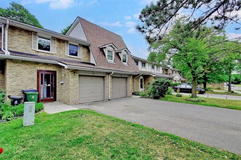67 Brimwood Blvd, Townhouse with 3 bedrooms, 3 bathrooms and 3 parking in Toronto ON | Card Image