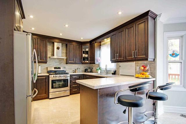 59 Glenabbey Dr, House detached with 4 bedrooms, 4 bathrooms and 4 parking in Clarington ON | Image 7