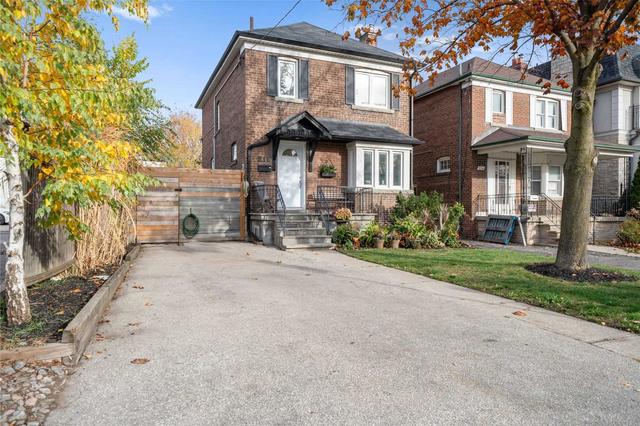 216 Brooke Ave, House detached with 3 bedrooms, 2 bathrooms and 4 parking in Toronto ON | Image 8