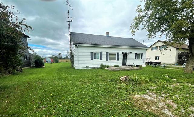 740 Port Maitland Road, House detached with 2 bedrooms, 1 bathrooms and 1 parking in Haldimand County ON | Image 2