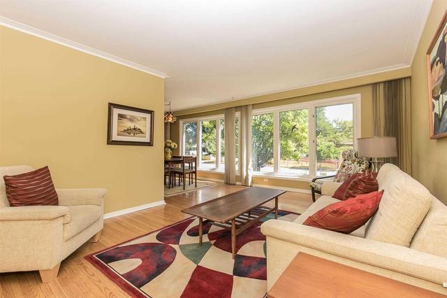 1987 Deanhome Rd, House detached with 3 bedrooms, 2 bathrooms and 1 parking in Mississauga ON | Image 2