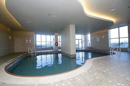 1310 - 9 George St, Condo with 2 bedrooms, 2 bathrooms and 1 parking in Brampton ON | Image 5
