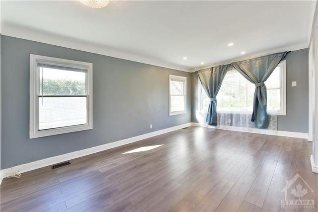 3 Bassano Street, House detached with 2 bedrooms, 2 bathrooms and 4 parking in Ottawa ON | Image 6