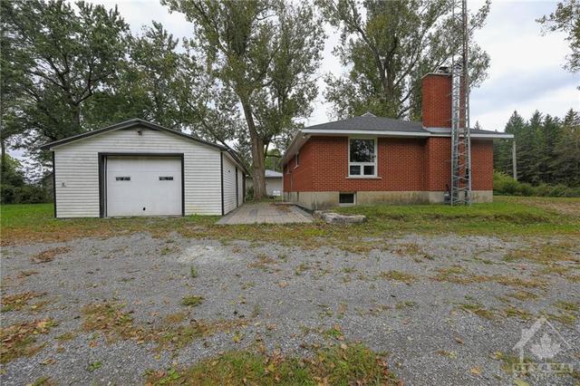 233 Magee Road, House detached with 3 bedrooms, 1 bathrooms and 5 parking in North Grenville ON | Image 21