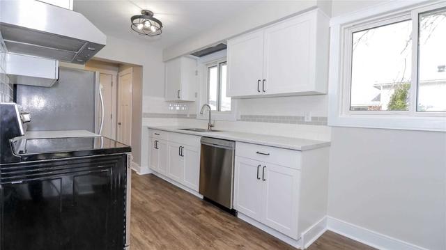 31 Jeffrey St, House detached with 3 bedrooms, 2 bathrooms and 3 parking in Barrie ON | Image 40