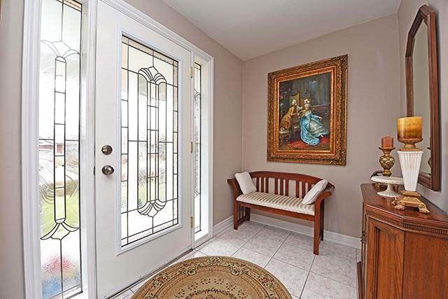 11 Archway Cres, House detached with 3 bedrooms, 2 bathrooms and 5 parking in Toronto ON | Image 2