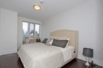 1121 - 560 Front St, Condo with 2 bedrooms, 2 bathrooms and 2 parking in Toronto ON | Image 8