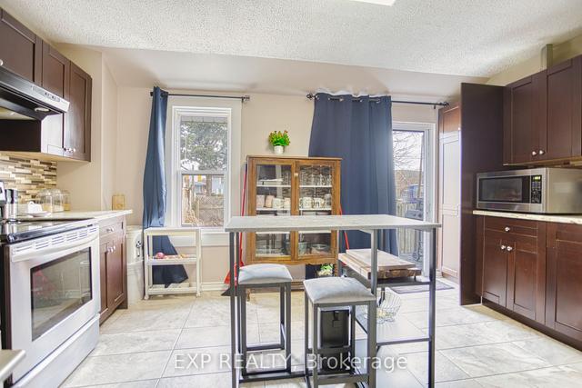 99 Shaw St, House semidetached with 2 bedrooms, 2 bathrooms and 0 parking in Hamilton ON | Image 6