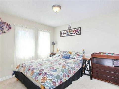 80 Goodsway Tr, House attached with 3 bedrooms, 3 bathrooms and 2 parking in Brampton ON | Image 9