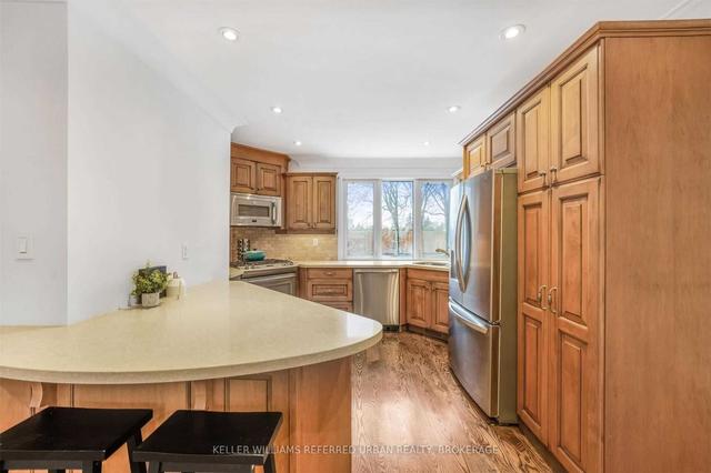 137 Blake Ave, House detached with 2 bedrooms, 2 bathrooms and 4 parking in Toronto ON | Image 3