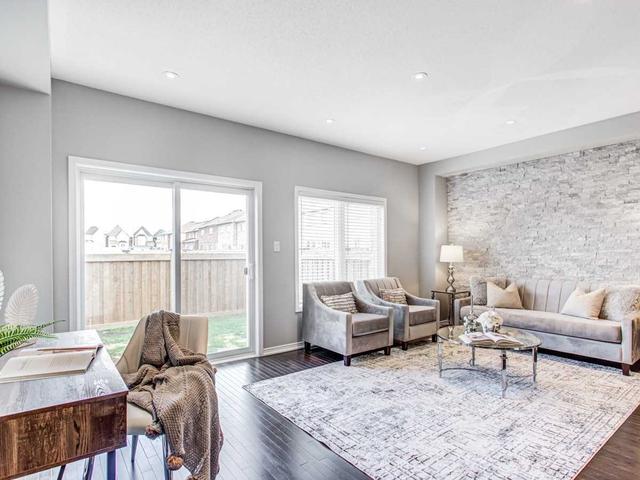 136 Kellington Tr, House attached with 3 bedrooms, 3 bathrooms and 3 parking in Whitchurch Stouffville ON | Image 21