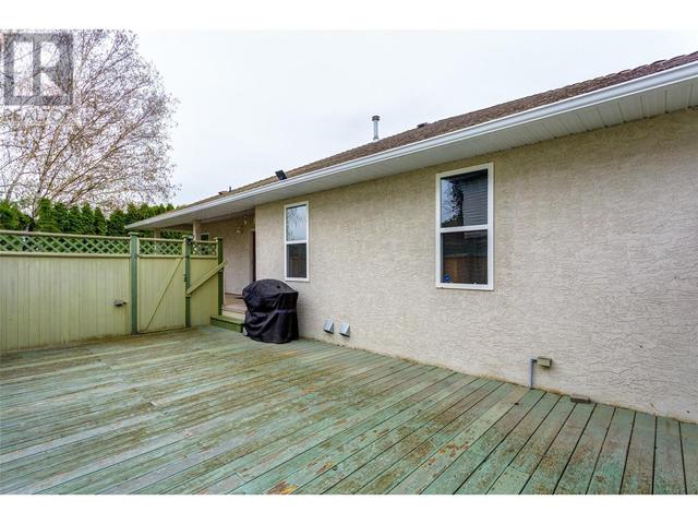 2141 Faulkner Court, House detached with 4 bedrooms, 2 bathrooms and 2 parking in West Kelowna BC | Image 28