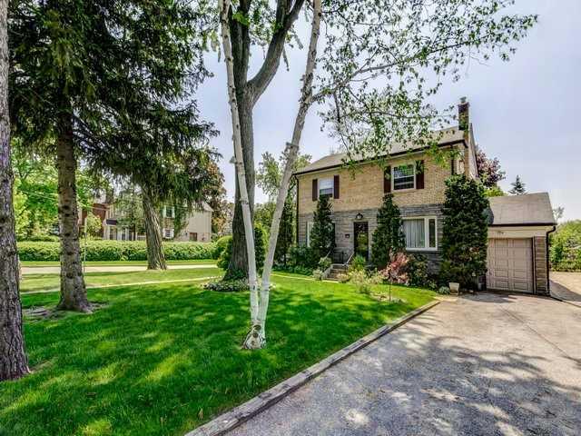 104 Yonge Blvd, House detached with 3 bedrooms, 3 bathrooms and 3 parking in Toronto ON | Image 1