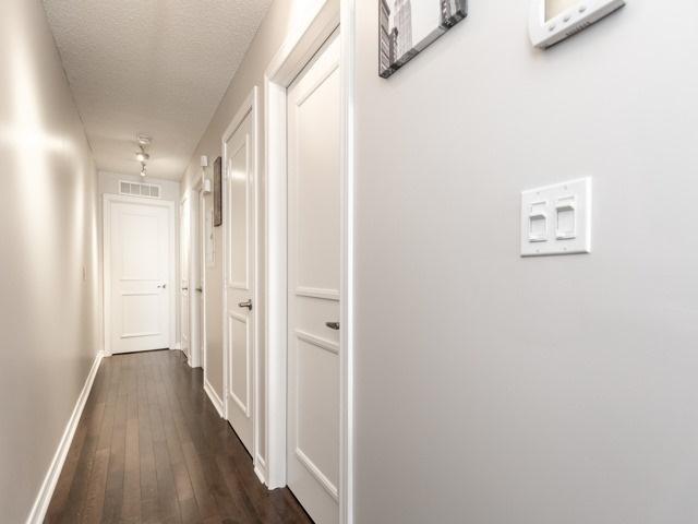 302 - 60 Aerodrome Cres, Townhouse with 2 bedrooms, 2 bathrooms and 1 parking in Toronto ON | Image 14