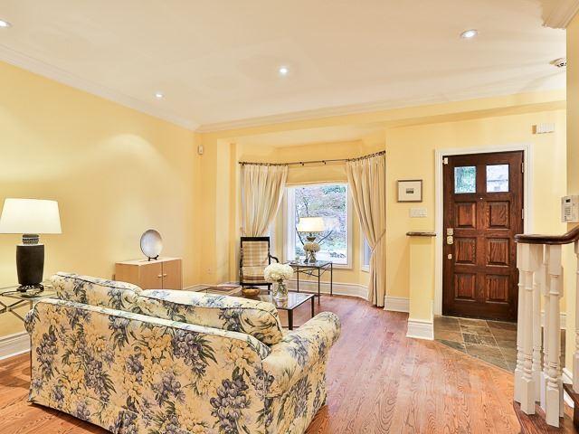 286 Laird Dr, House detached with 4 bedrooms, 4 bathrooms and 2 parking in Toronto ON | Image 2