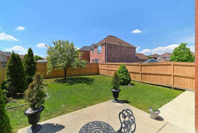 8 Treepark St, House detached with 3 bedrooms, 3 bathrooms and 3 parking in Brampton ON | Image 8
