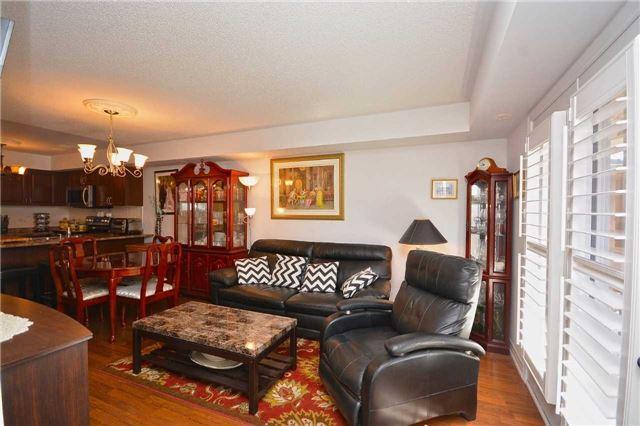 9 - 39 Hays Blvd, Condo with 2 bedrooms, 2 bathrooms and 1 parking in Oakville ON | Image 2