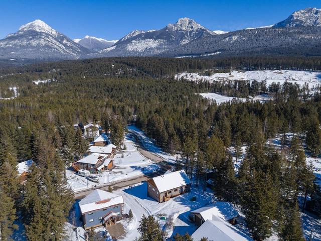 5 - 1360 Pine Dr, House detached with 3 bedrooms, 3 bathrooms and null parking in Golden BC | Image 40
