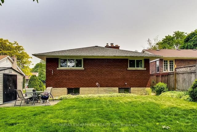 202 West 18th St, House detached with 2 bedrooms, 1 bathrooms and 4 parking in Hamilton ON | Image 27