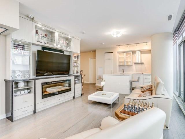 6708 - 14 York St, Condo with 2 bedrooms, 2 bathrooms and 1 parking in Toronto ON | Image 6